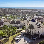 Townhouse In Paraiso بيت للعطل
