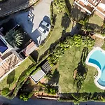 Townhouse In Paraiso إِستيبونا