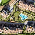 Townhouse In Paraiso بيت للعطل *