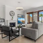 Townhouse In Paraiso بيت للعطل *