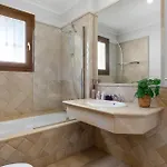 Townhouse In Paraiso إِستيبونا