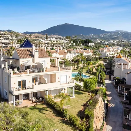 Townhouse In Paraiso * إِستيبونا