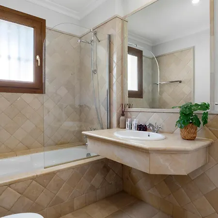Townhouse In Paraiso 에스테포나